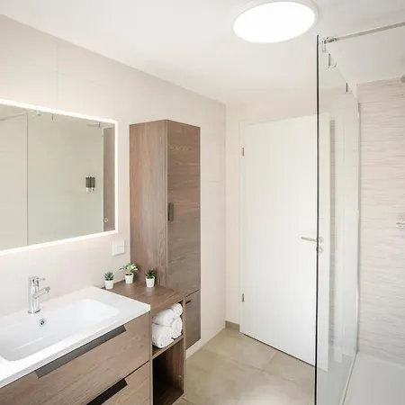 Explorer, Proche Basel, Voyage, Style & Confort *